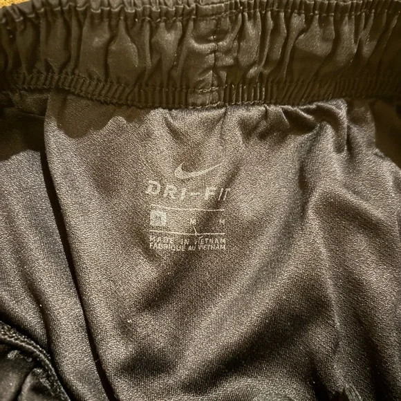 Nike Black Athletic Shorts Lightweight Moisture-Wicking - Picture 5 of 5